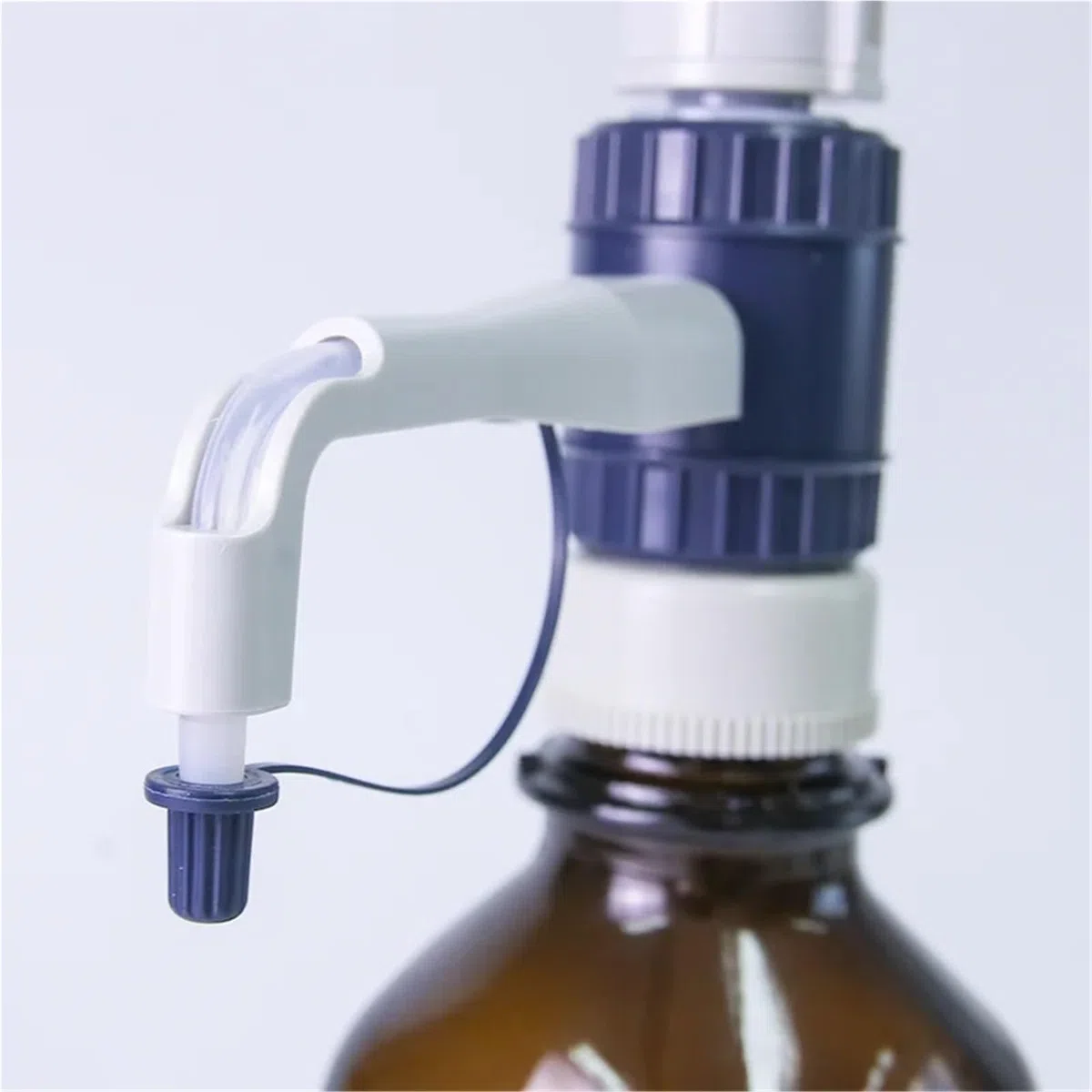 Distributeur de flacons 0,5 à 50 ml, for manipulation liquides laboratoire, distributeur demi-volume réglable, sans bouteille emporter,Micropipettes(5-50ml)